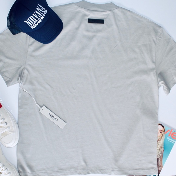 FEAR OF GOD ESSENTIALS ‘Smoke’ T Shirt - Picture 3 of 4